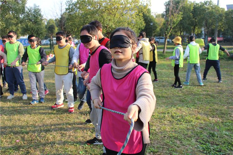 上海周边25人户外拓展训练活动策划书
